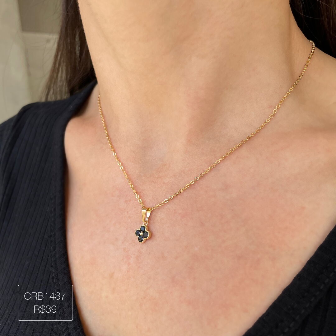 Colar de Trevo Delicado Cravejado Preto Dourado